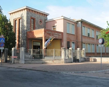 Esterno Biblioteca Lusia