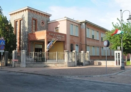 Esterno Biblioteca Lusia